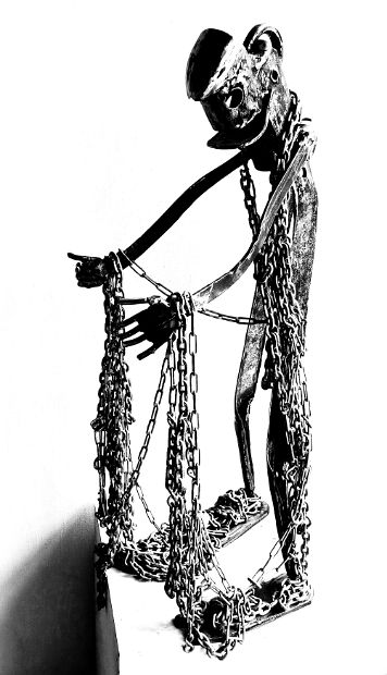 TORTURA, Eisenskulptur, 100 cm hoch, 40 cm breit, 40 cm tief